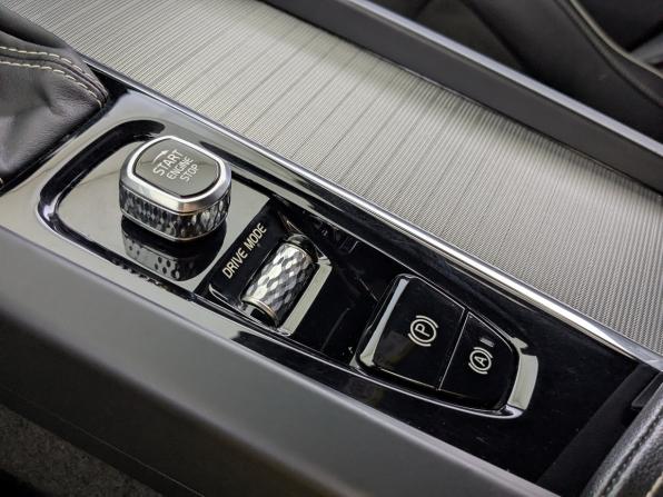 Volvo XC60 II с пробегом 2018 года, цена 3 300 000 рублей, 101399 км, внедорожник, Автокод Объявления
