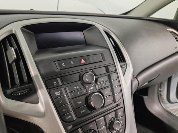 Opel Astra J Рестайлинг с пробегом 2011 года, цена 879 000 рублей, 173132 км, хэтчбек, Автокод Объявления