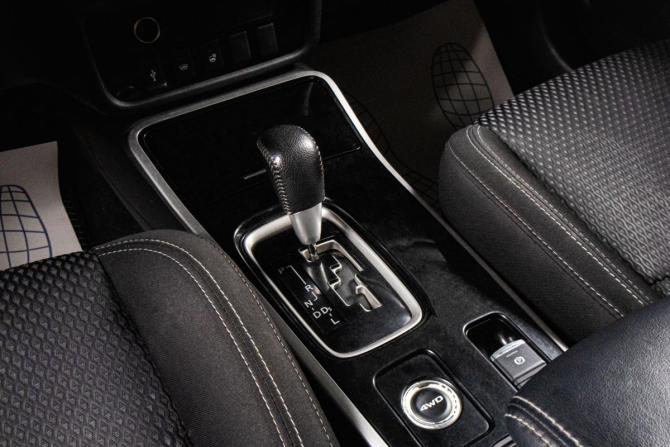Mitsubishi Outlander III Рестайлинг 3 с пробегом 2018 года, цена 1 859 000 рублей, 219900 км, внедорожник, Автокод Объявления