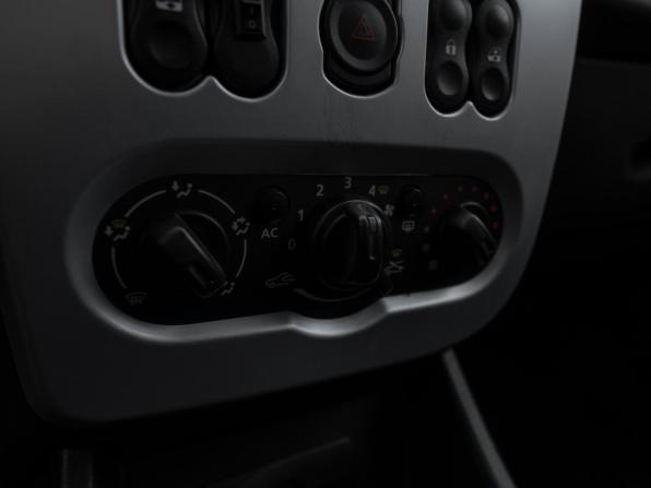 Renault Logan I Рестайлинг с пробегом 2012 года, цена 490 000 рублей, 173625 км, седан, Автокод Объявления