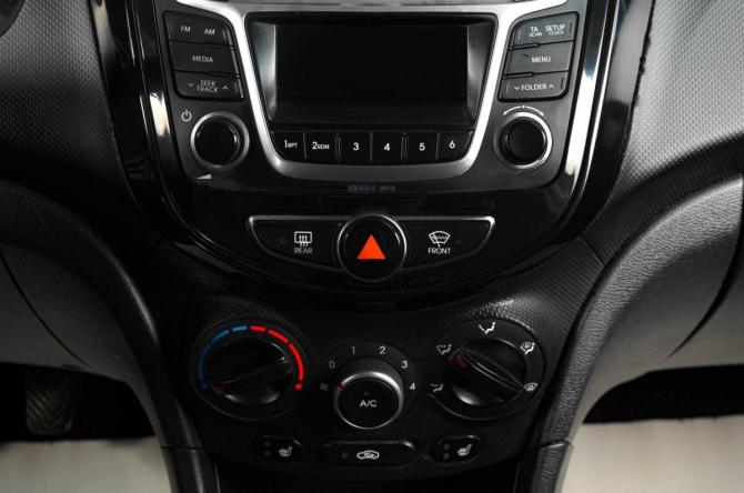 Hyundai Solaris I Рестайлинг с пробегом 2015 года, цена 789 000 рублей, 209000 км, седан, Автокод Объявления