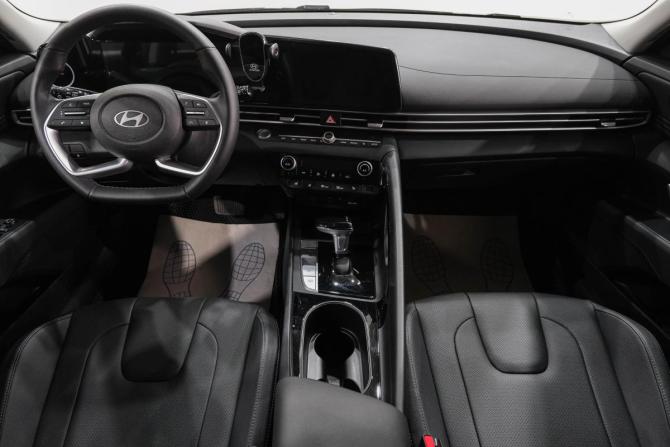 Hyundai Elantra VII (CN7) Рестайлинг с пробегом 2024 года, цена 2 569 000 рублей, 3500 км, седан, Автокод Объявления