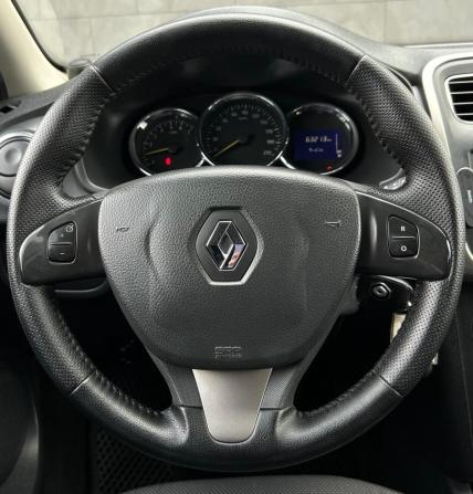 Renault Sandero II с пробегом 2018 года, цена 890 000 рублей, 63213 км, хэтчбек, Автокод Объявления