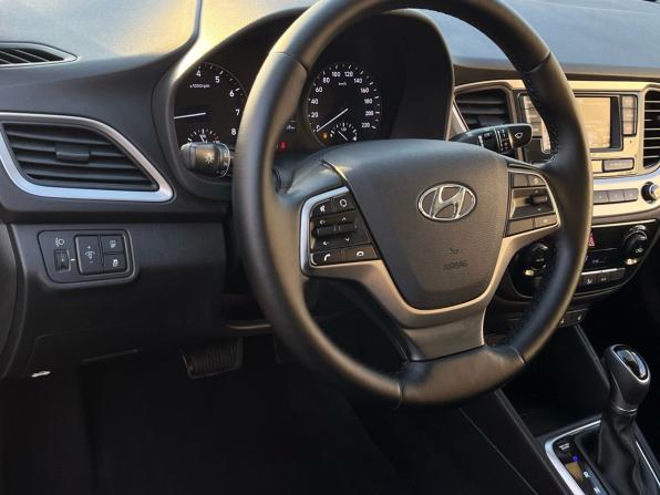 Hyundai Solaris II с пробегом 2017 года, цена 1 170 000 рублей, 137537 км, седан, Автокод Объявления