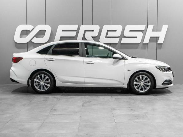 Chevrolet Monza II с пробегом 2022 года, цена 1 559 000 рублей, 23077 км, седан, Автокод Объявления