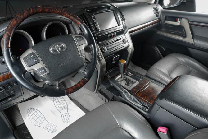 Toyota Land Cruiser 200 Series с пробегом 2010 года, цена 3 299 000 рублей, 198000 км, внедорожник, Автокод Объявления