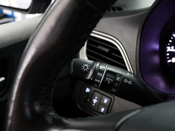 Hyundai Solaris II с пробегом 2019 года, цена 1 379 000 рублей, 102388 км, седан, Автокод Объявления