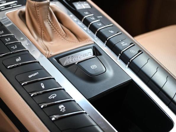 Porsche Macan I с пробегом 2015 года, цена 2 469 000 рублей, 109078 км, внедорожник, Автокод Объявления