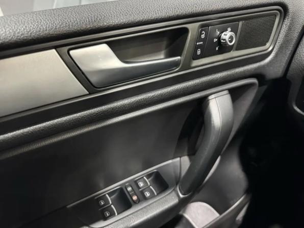 Volkswagen Touareg II с пробегом 2012 года, цена 2 025 000 рублей, 179000 км, внедорожник, Автокод Объявления