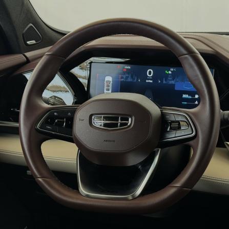 Geely Monjaro I с пробегом 2023 года, цена 3 390 000 рублей, 61428 км, внедорожник, Автокод Объявления