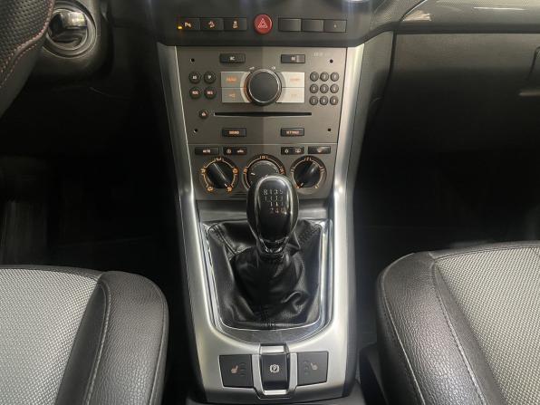 Opel Antara I Рестайлинг с пробегом 2012 года, цена 929 000 рублей, 184840 км, внедорожник, Автокод Объявления