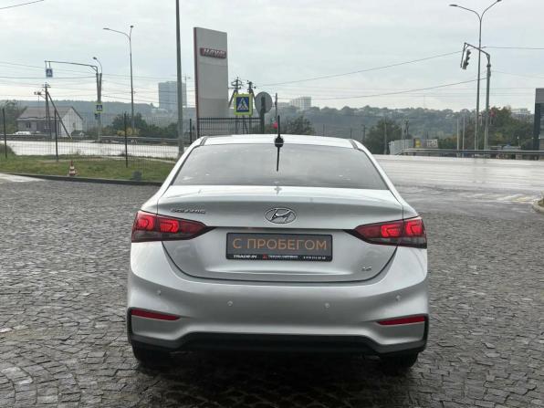 Hyundai Solaris II с пробегом 2018 года, цена 1 350 000 рублей, 128422 км, седан, Автокод Объявления