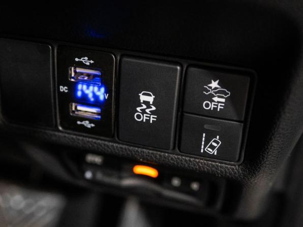 Honda Stepwgn V с пробегом 2017 года, цена 2 100 000 рублей, 59348 км, минивэн, Автокод Объявления