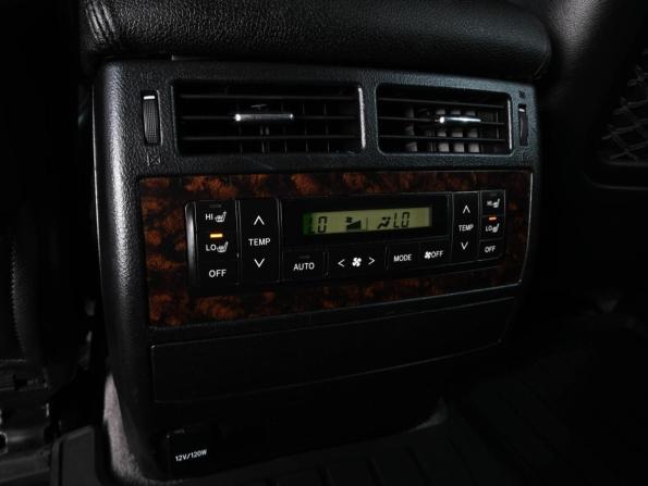 Toyota Land Cruiser 200 Series Рестайлинг 1 с пробегом 2013 года, цена 3 779 000 рублей, 275981 км, внедорожник, Автокод Объявления