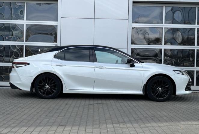 Toyota Camry VIII (XV70) Рестайлинг с пробегом 2021 года, цена 2 900 000 рублей, 114809 км, седан, Автокод Объявления