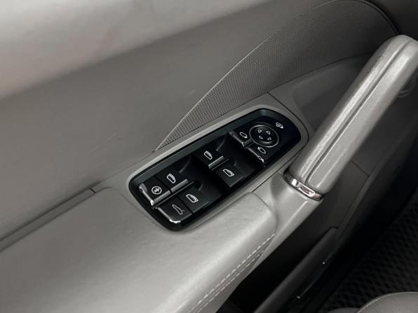 Porsche Cayenne II (958) с пробегом 2010 года, цена 2 444 900 рублей, 186466 км, внедорожник, Автокод Объявления