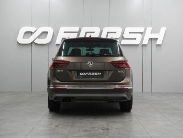 Volkswagen Tiguan II с пробегом 2017 года, цена 2 274 000 рублей, 151853 км, внедорожник, Автокод Объявления