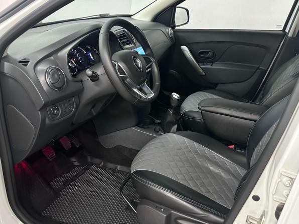 Renault Sandero II Рестайлинг с пробегом 2022 года, цена 1 490 000 рублей, 27900 км, хэтчбек, Автокод Объявления