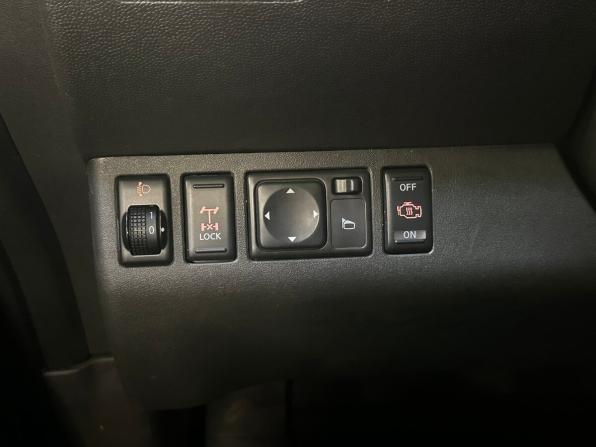 Nissan Navara (Frontier) III (D40) Рестайлинг с пробегом 2010 года, цена 1 320 000 рублей, 197892 км, пикап, Автокод Объявления