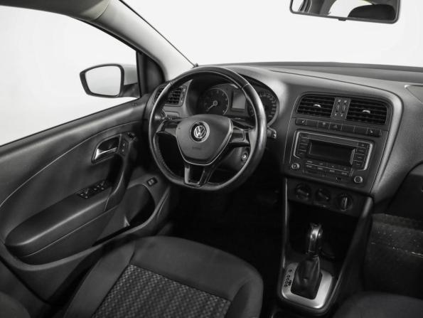 Volkswagen Polo V Рестайлинг с пробегом 2017 года, цена 949 000 рублей, 174140 км, седан, Автокод Объявления