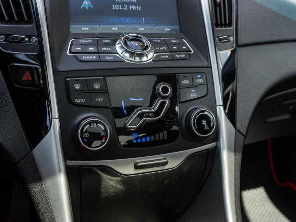Hyundai Sonata VI (YF) с пробегом 2012 года, цена 999 000 рублей, 324459 км, седан, Автокод Объявления