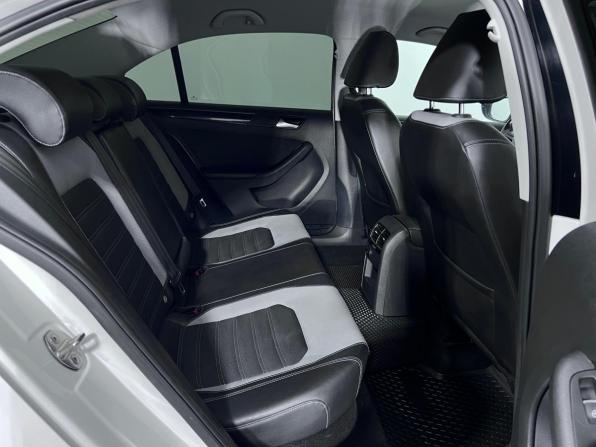 Volkswagen Jetta VI Рестайлинг с пробегом 2015 года, цена 1 230 000 рублей, 183258 км, седан, Автокод Объявления
