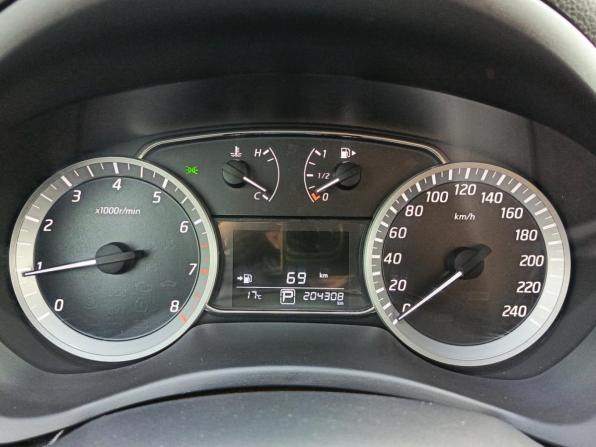 Nissan Tiida II с пробегом 2015 года, цена 887 000 рублей, 204306 км, хэтчбек, Автокод Объявления