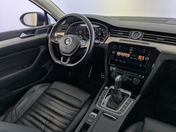 Volkswagen Passat B8 с пробегом 2019 года, цена 2 450 000 рублей, 128087 км, седан, Автокод Объявления