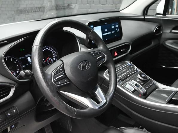 Hyundai Santa Fe IV Рестайлинг с пробегом 2023 года, цена 4 160 000 рублей, 61180 км, внедорожник, Автокод Объявления