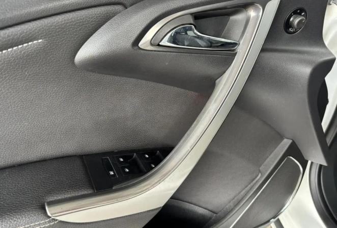 Opel Astra J с пробегом 2012 года, цена 599 000 рублей, 183638 км, хэтчбек, Автокод Объявления