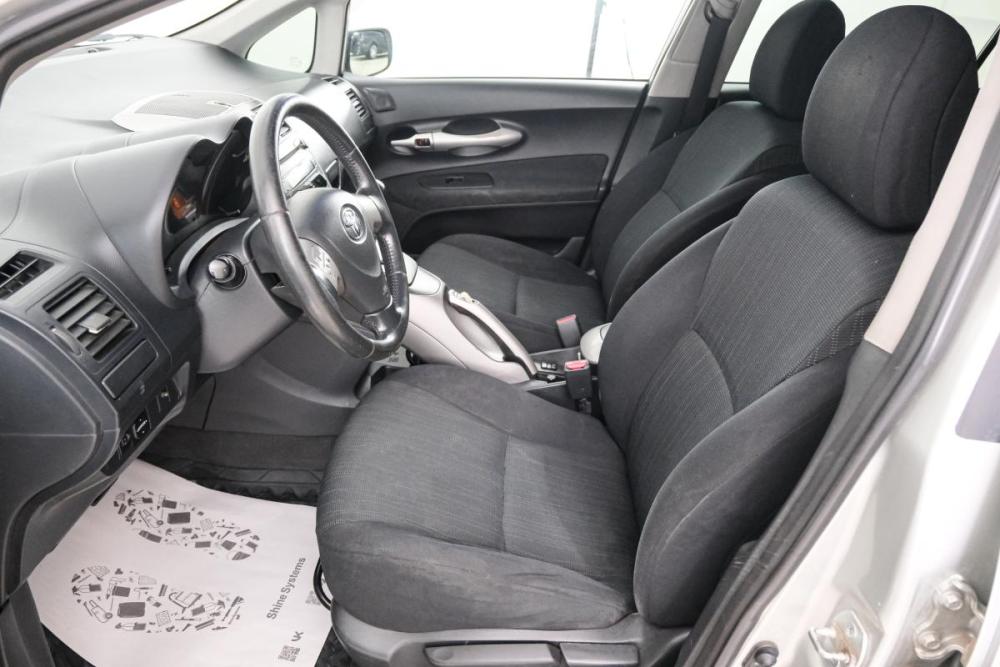 Toyota Auris I Красноярск  - изображение 8