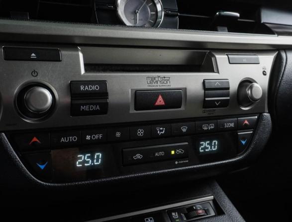Lexus ES VI с пробегом 2013 года, цена 1 570 000 рублей, 412356 км, седан, Автокод Объявления