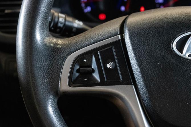 Hyundai Solaris I Рестайлинг с пробегом 2015 года, цена 709 000 рублей, 170215 км, седан, Автокод Объявления