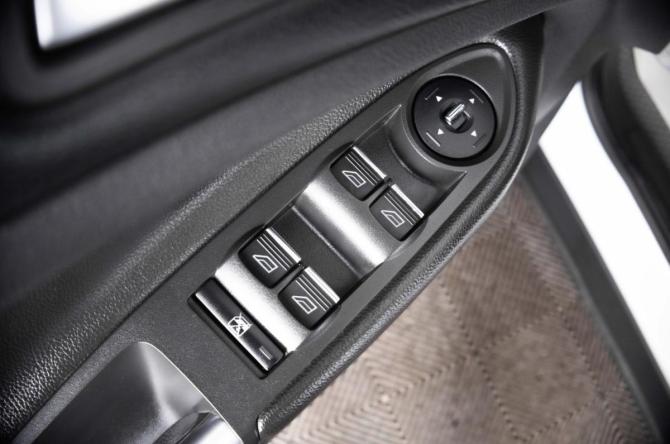 Ford Kuga II Рестайлинг с пробегом 2014 года, цена 1 259 000 рублей, 151323 км, внедорожник, Автокод Объявления