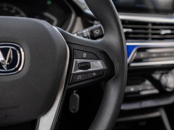 Changan Alsvin с пробегом 2023 года, цена 1 299 000 рублей, 26900 км, седан, Автокод Объявления