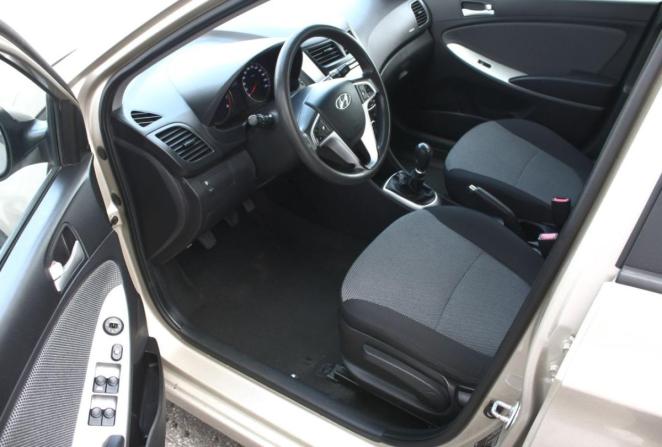 Hyundai Solaris I с пробегом 2012 года, цена 650 000 рублей, 209019 км, хэтчбек, Автокод Объявления