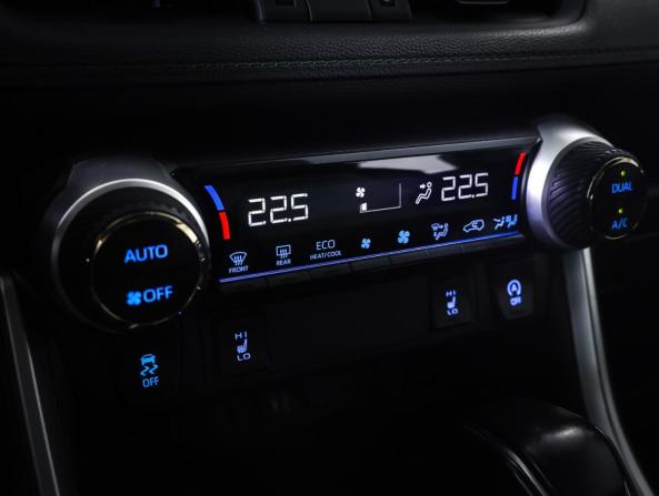 Toyota RAV4 V (XA50) с пробегом 2022 года, цена 2 890 000 рублей, 156963 км, внедорожник, Автокод Объявления