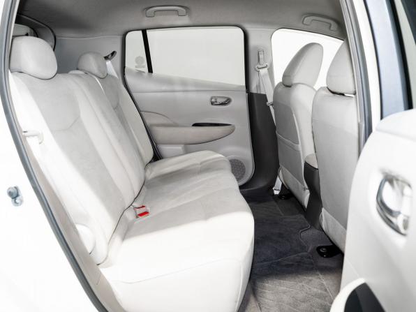 Nissan Leaf I (ZE0/AZE0) с пробегом 2011 года, цена 800 000 рублей, 112270 км, хэтчбек, Автокод Объявления