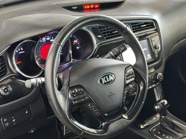 Kia Ceed II Рестайлинг с пробегом 2017 года, цена 1 425 000 рублей, 118818 км, хэтчбек, Автокод Объявления