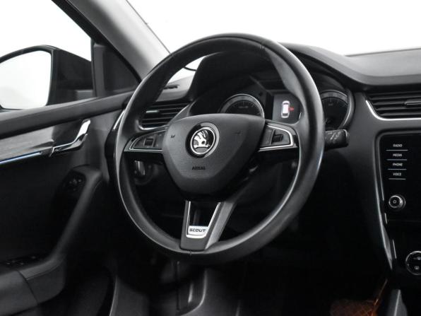 Skoda Octavia III (A7) Рестайлинг с пробегом 2017 года, цена 2 490 000 рублей, 121673 км, универсал, Автокод Объявления