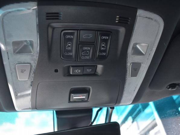 Toyota Alphard III Рестайлинг с пробегом 2019 года, цена 4 355 000 рублей, 228674 км, минивэн, Автокод Объявления
