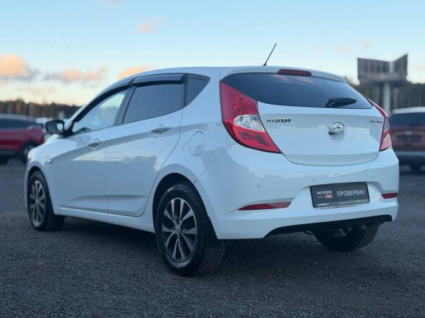 Hyundai Solaris I Рестайлинг с пробегом 2015 года, цена 885 000 рублей, 230000 км, хэтчбек, Автокод Объявления