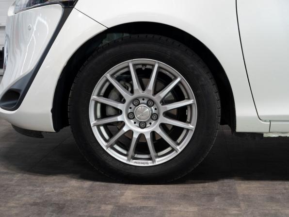 Toyota Sienta II Рестайлинг с пробегом 2020 года, цена 1 255 000 рублей, 181700 км, компактвэн, Автокод Объявления
