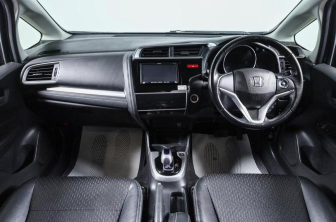Honda Fit III Рестайлинг с пробегом 2016 года, цена 1 049 000 рублей, 91000 км, хэтчбек, Автокод Объявления