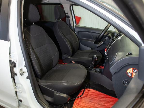 Renault Logan II с пробегом 2018 года, цена 730 000 рублей, 174779 км, седан, Автокод Объявления