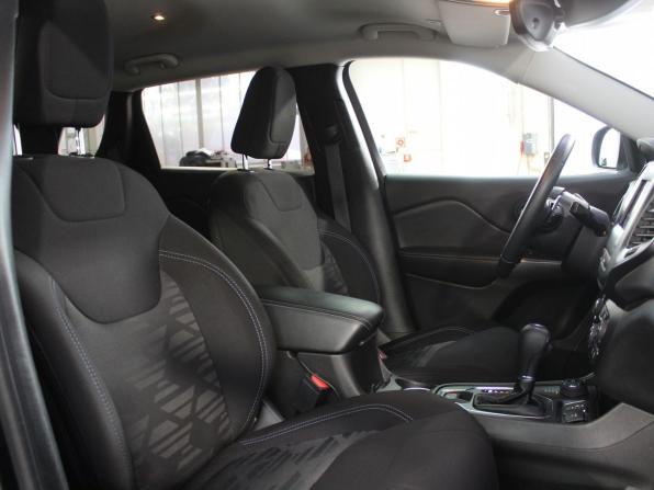 Jeep Cherokee V (KL) Рестайлинг с пробегом 2018 года, цена 2 293 000 рублей, 68483 км, внедорожник, Автокод Объявления