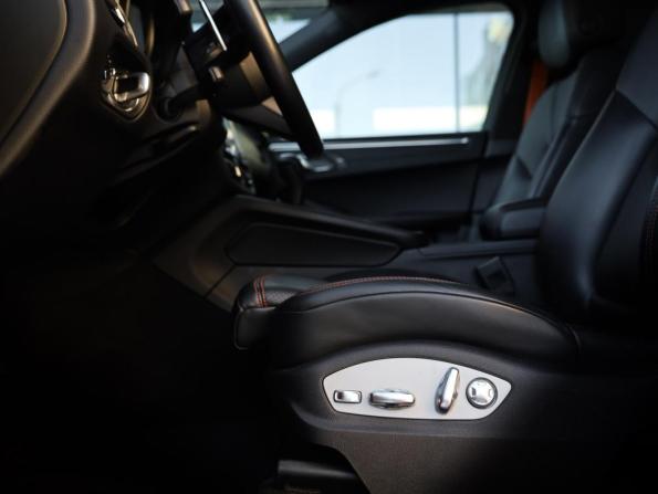 Porsche Macan I Рестайлинг 2 с пробегом 2022 года, цена 6 990 000 рублей, 81202 км, внедорожник, Автокод Объявления