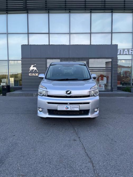 Toyota Voxy II (R70) Омск  - изображение 2