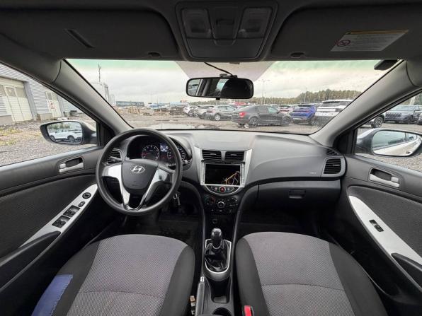 Hyundai Solaris I с пробегом 2011 года, цена 450 000 рублей, 323000 км, седан, Автокод Объявления
