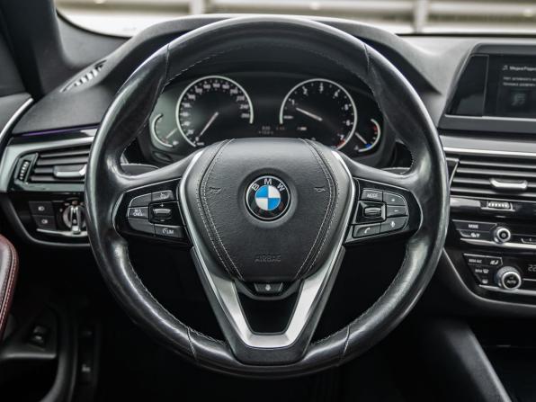 BMW 5 серии VII (G30/G31/G38) с пробегом 2017 года, цена 2 743 000 рублей, 107076 км, седан, Автокод Объявления